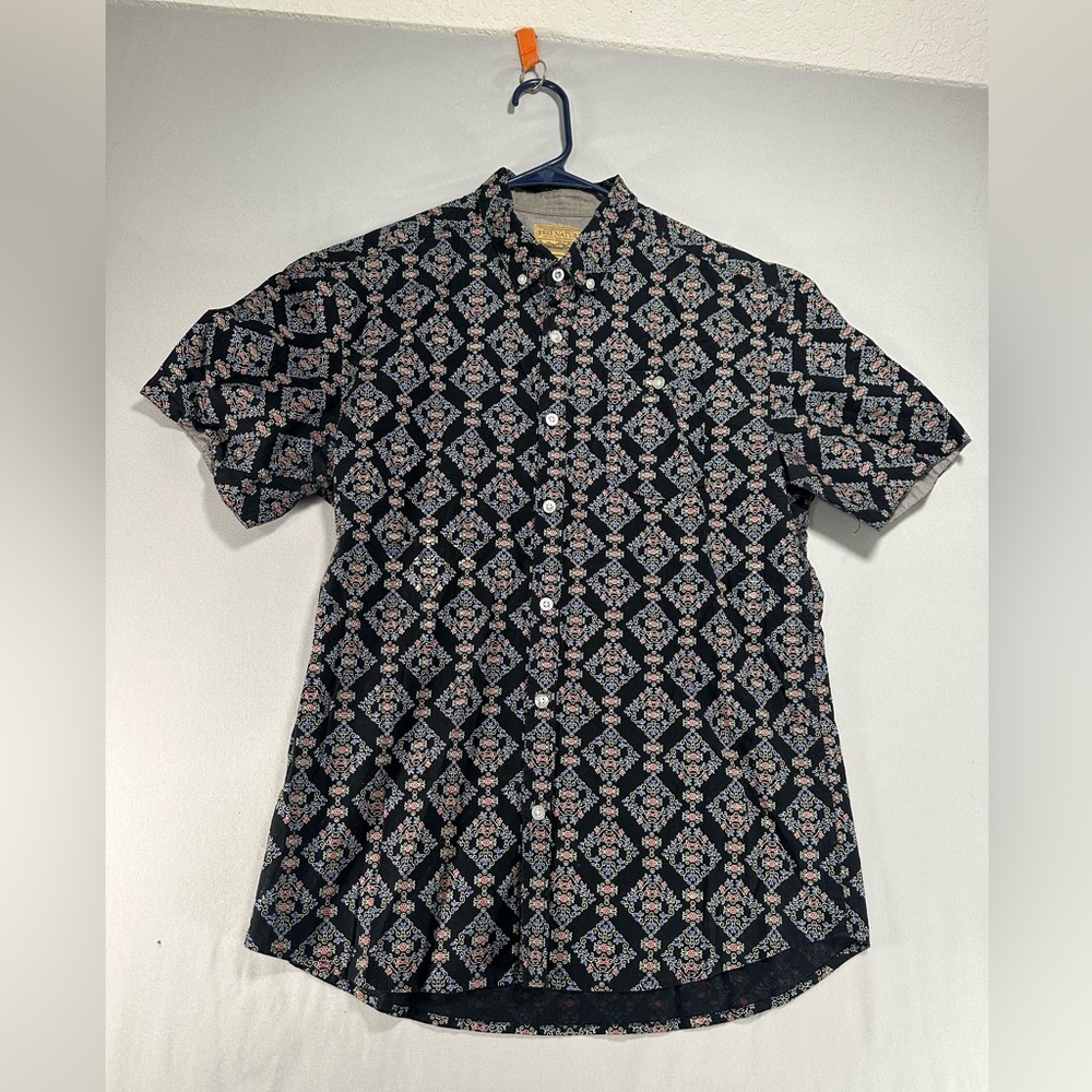 Women's free nature short sleeve button-down floral dress shirt size medium